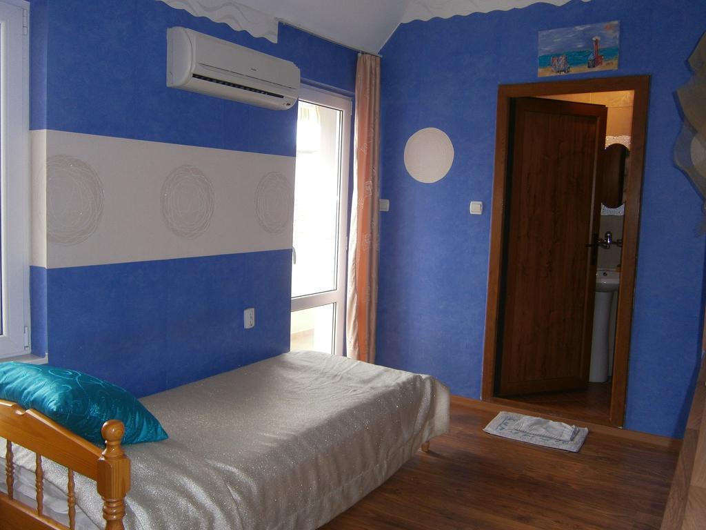 Morska Zvezda Guest House Pomorie Phòng bức ảnh